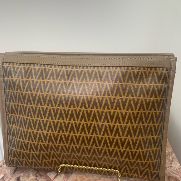 Mario Valentino Clutch in Black and Gold - Picture 2 of 14